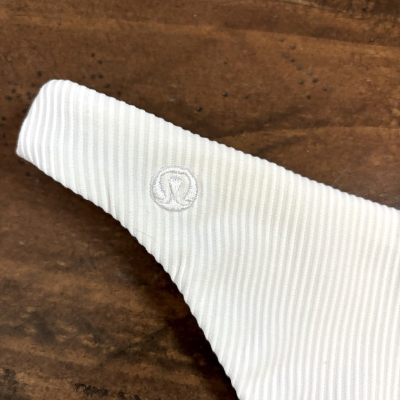 Lululemon 🍋  New Swim Bikini Bottom White Ribbed 8 (M) Swimsuit - Picture 2 of 7